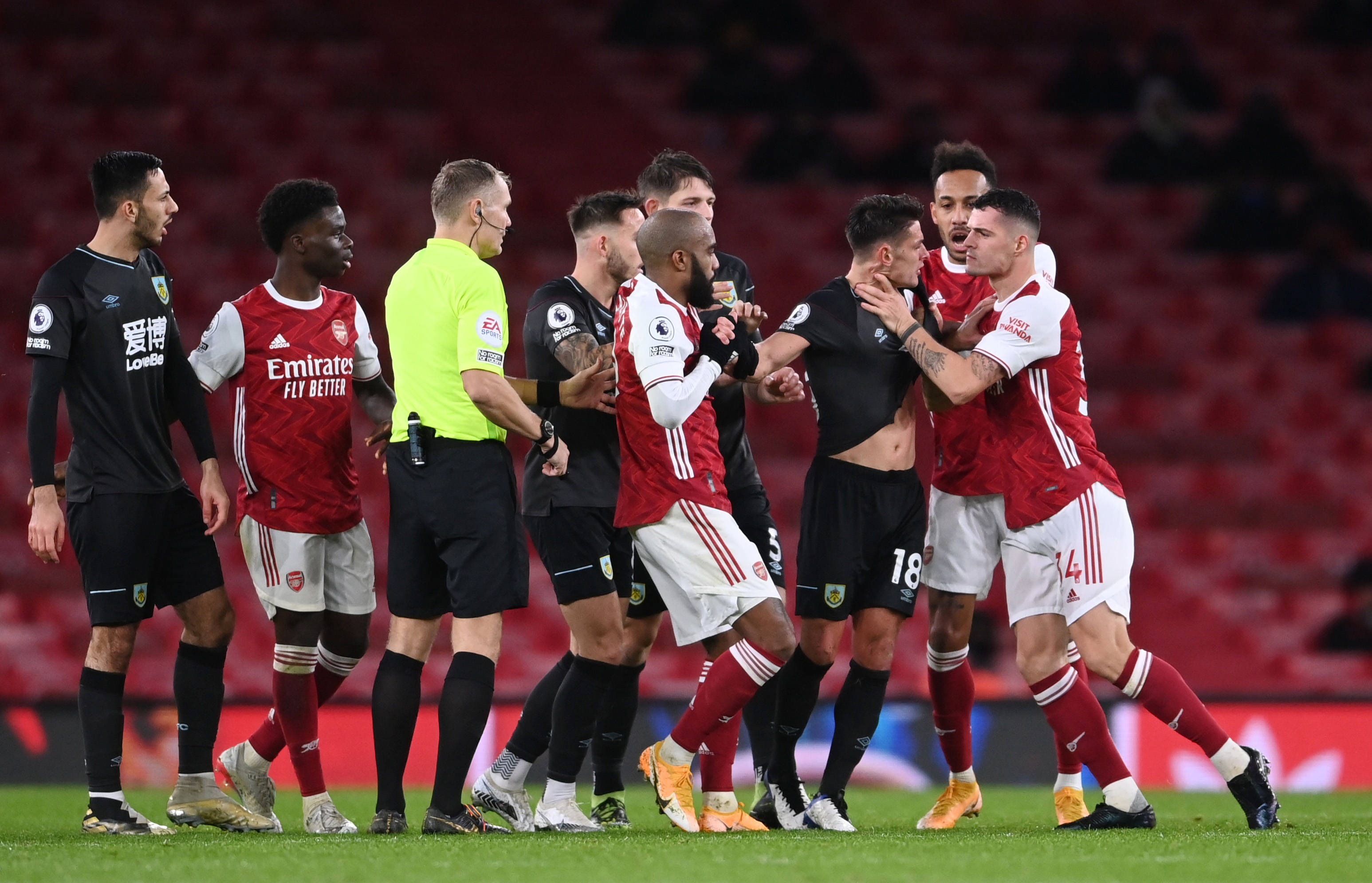 鮑威爾並未 鮑威爾並未