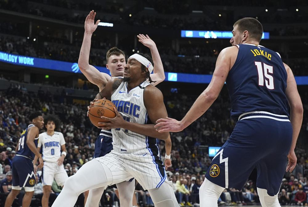 两人之间的 两人之间的